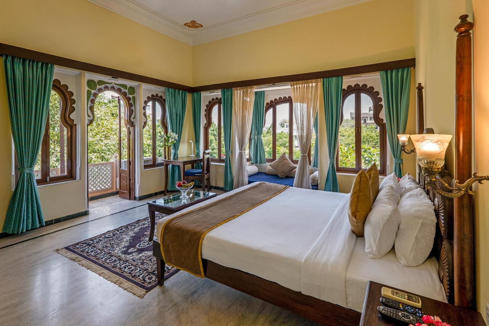 Sterling Jaisinghgarh Udaipur Hotel Buitenkant foto